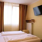 Gaestehaus Blaue Ecke 2* آدناو