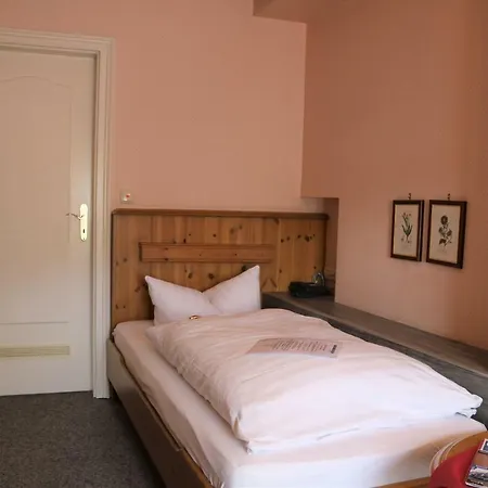 Gaestehaus Blaue Ecke فندق آدناو